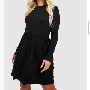 Boohoo dress goes to my knees. Worn once.